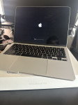 Apple MacBook Air, 13,6 inča, M2, 8GB, 512GB SSD