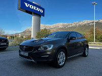 Volvo V60 Cross Country D3 Momentum Pro automatik