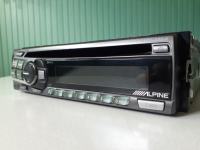 Alpine CDE-9821R, radio-CD player, ispravan, sa kablovima i limom