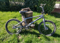 BMX bicikl Diamondback