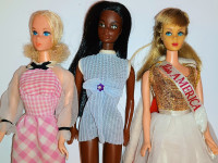 Tri vintage Barbie lutke