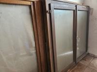 2 rabljena drvena dvokrilna prozora 138x132cm