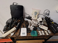 LOT- raznih kablova, punjača za mobitele i laptope
