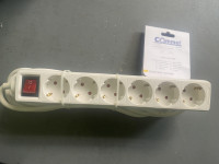 Produžni kabel COMMEL s prekidačem, 5m kabel, 6xSchuko, novo