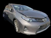 Toyota Auris BENZIN 2013 GODINA ZA DIJELOVA DIJELOVI