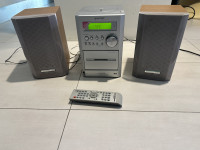 Linija Sharp XL-MP35,daljinski,2 drvena zvucnika,cd,Mp3,radio,aux