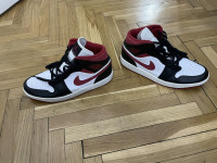 Nike Air Jordan 1 Mid White Black Red tenisice broj 44.5