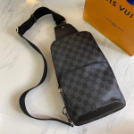 Louis Vuitton Avenue slingbag