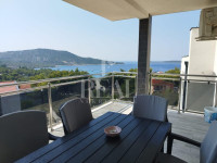 Dvosobni stan u Primoštenu, s pogledom na more!!!