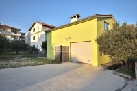 Grebaštica - Kuća s garažom , 250 m od plaže