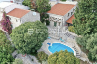 Komarna, prekrasne dalmatinske kuće s pogledom na Pelješac
