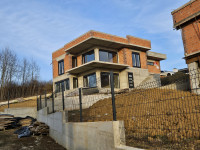 Kuća: Nova Gradiška, 250.00 m2