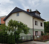 Kuća: Karlovac, centar 200.00 m2, vrt, vocnjak, garaza