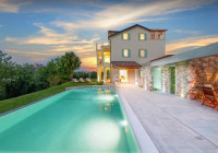 Predivna kuća sa bazenom i pogledom na Motovun