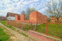 Ruševna kuća | 4.408 m2 zemljište | Etno selo Karanac