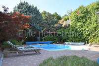 Škurinje - prodaja prekrasne obiteljske kuće sa bazenom, 250m2!