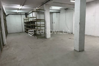 Split -  skladište s uredom na frekventnoj lokaciji (187 m2)