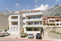 Stan: Makarska, trosoban 90.00 m2, garaža i parking za dugoročan najam