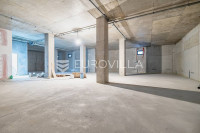 Velika Gorica, centar, poslovni prostor sa skladištem 300 m2