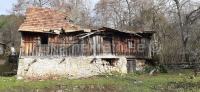VRHOVINE, Seoci- starinska kuća sa velikom okućnicom, 3,5 ha
