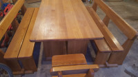 Hrastov masivni stol, dvije klupe i  stolice