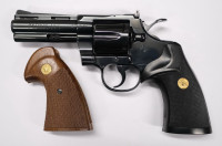 Vrhunski revolver"Colt" Python, cijev 4", cal.357 mag.