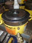 Hidraulicni cilindar Enerpac CLP 1602 160 tona 700 bar