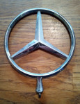 Mercedesov stari znak za auto