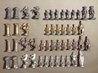 Metalne šahovske figure