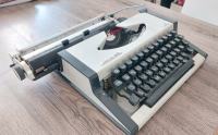 Pisaća mašina UNIS TBM de luxe, pisaći stroj