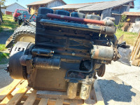 Neispravan motor za Zetor 4511 i prednji kotači s kolijevkom