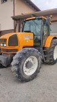traktor renault ares 710