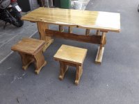 Masivni rustikalni stol sa stolcima/stoklinima