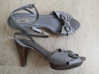 Zara na petu br.39 - 40 ,kožne ženske sandale,5 eura ,Zg