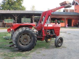 Traktor Imt God Prednjim Utovariva Prvi Vlasnik Inal