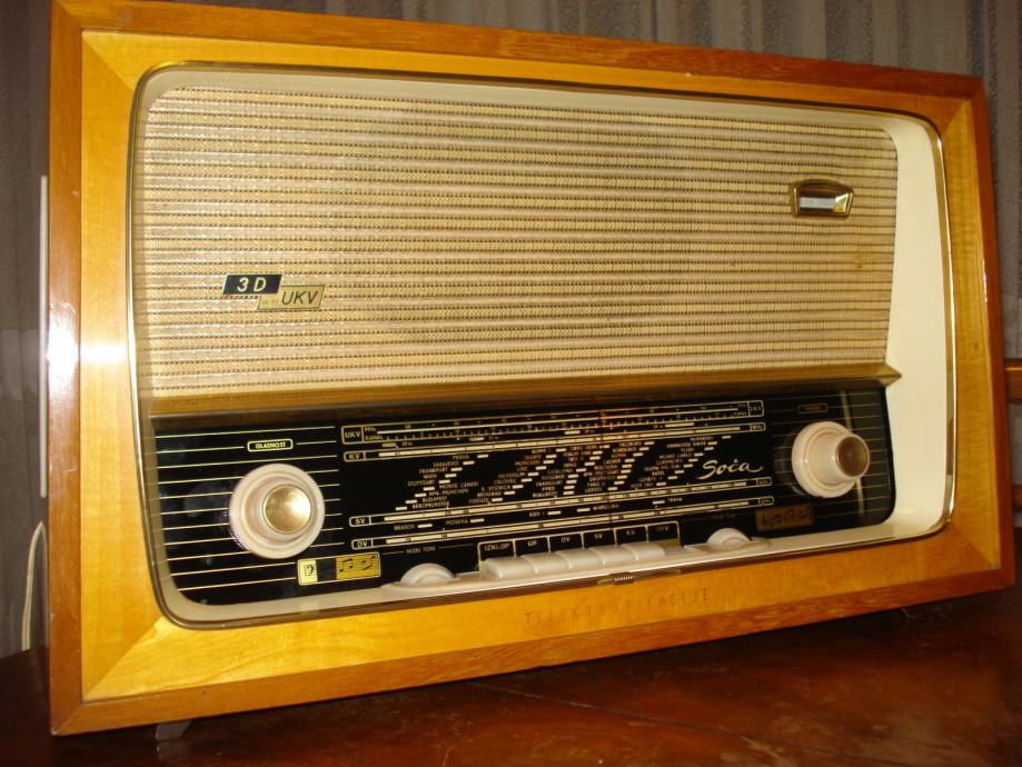 stari-radio-aparat-soca-telekomunikacije