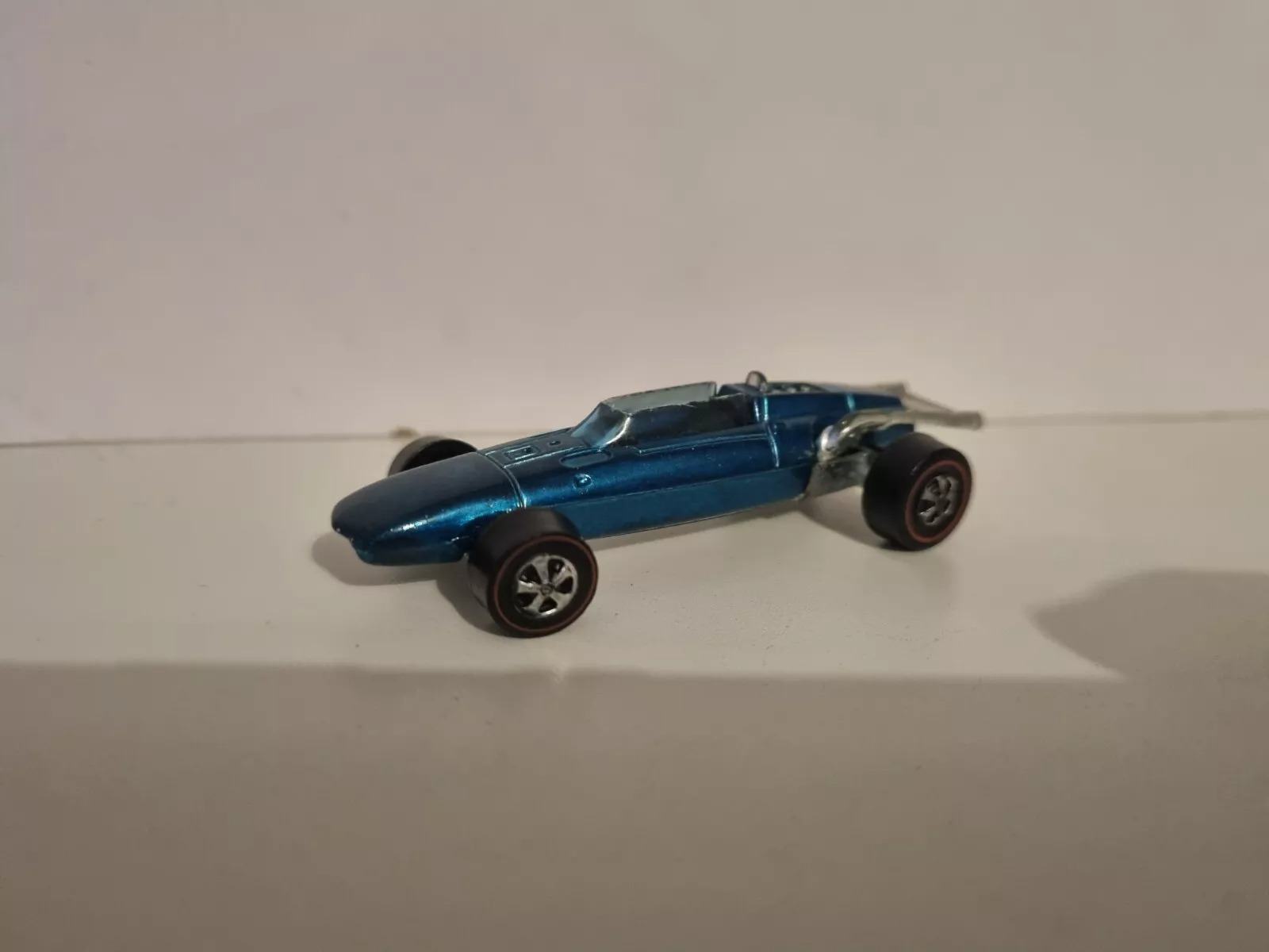 Hot Wheels Redline Dva Autica