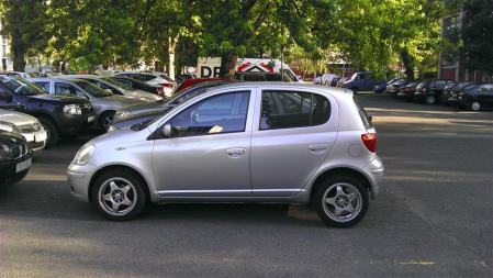 Used Toyota Yaris 2004
