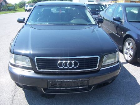 Rabljena Audi A8 2000