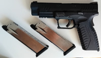 GBB Airsoft pištolj i holster