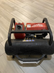 Prodajem kompresor Milwaukee M18 FAC