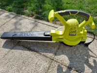 Puhalo / usisavač lišća Ryobi RBV3000CSV
