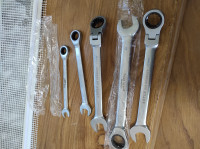 KLJUCEVI PO KOM.,VILO OKASTI,SA ČEGR.10,13,17,19 MM