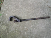 Alat za odvrtanje  cijevi mali 20 eura