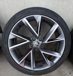 19 original Škoda model Vega, Superb, Octavia