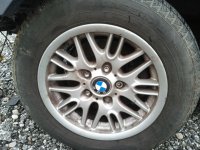 BMW  serije 3 ( e36,e46)alu felge 15" sa zimskim gumama