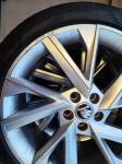 Komplet škoda originalne alu felge 5 rupa razmak 100 18" + gume