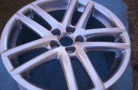 VW POLO CROSS ALUMINIJSKA  FELGA 17" 1kom