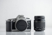 Fotoaparat SLR Canon EOS-500N + Objektiv Canon 28-80mm