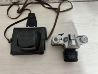 Fotoaparat Zenit-E sa koznom futrolom i objektivom,ispravan